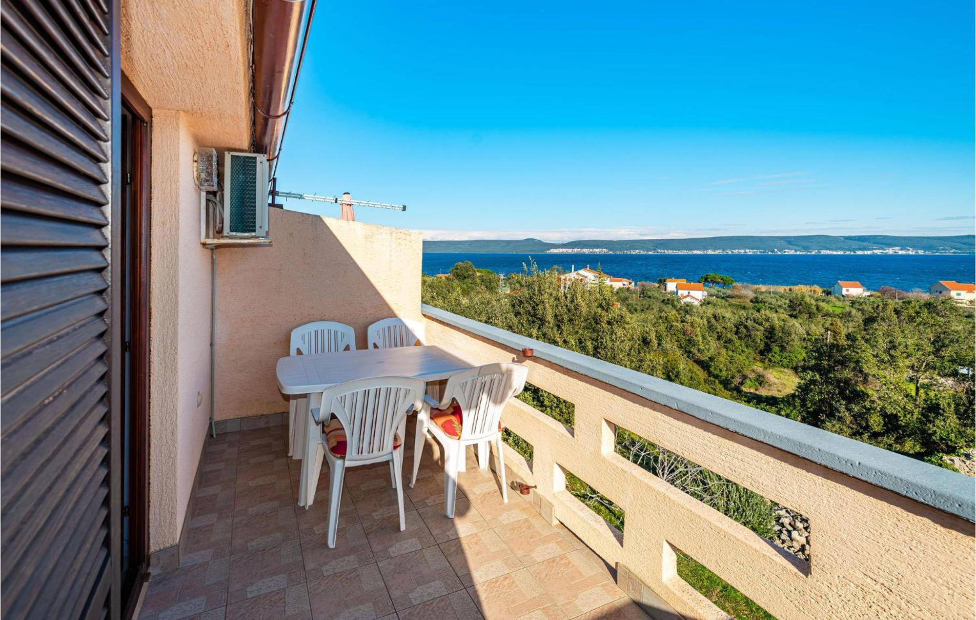 2 Bedroom Amazing Apartment In Neviđane Eksteriør billede